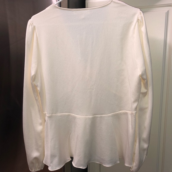 BEAUTIFUL MICHAEL KORS TOP 😍❤️ - Picture 3 of 4